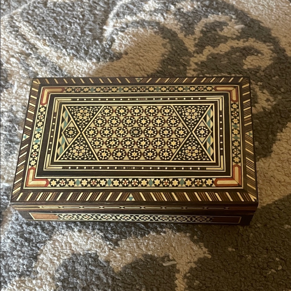 Ornate Inlaid vintage Syrian or Middle Eastern marquetry jewelry box